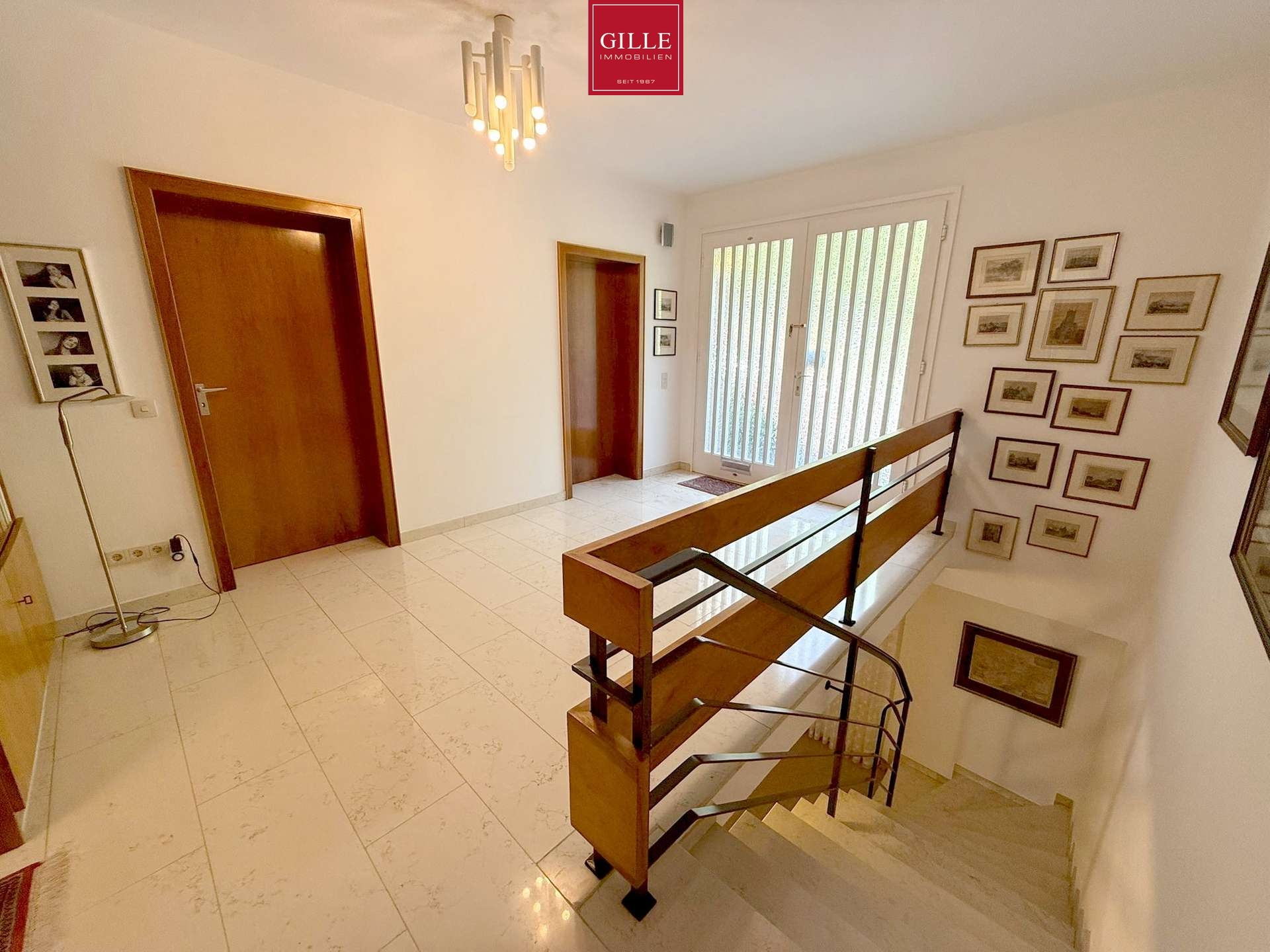 Ansicht 8 von: Stilvoller Bungalow mit beeindruckendem Raumangebot, traumhaftem Garten und Garage in Reuschenberg
